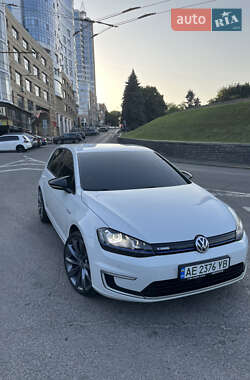 Хэтчбек Volkswagen e-Golf 2015 в Днепре