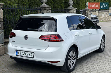 Хэтчбек Volkswagen e-Golf 2015 в 