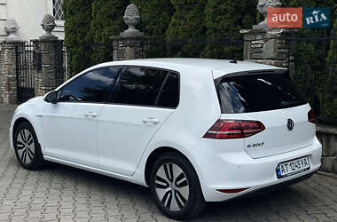 Хэтчбек Volkswagen e-Golf 2015 в 