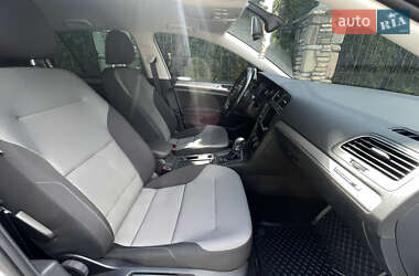 Хэтчбек Volkswagen e-Golf 2015 в 