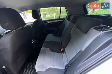Хэтчбек Volkswagen e-Golf 2015 в 