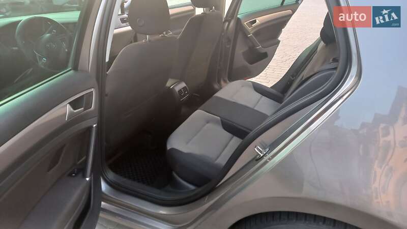 Хетчбек Volkswagen e-Golf 2014 в Рівному