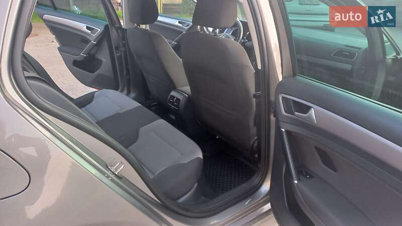 Хетчбек Volkswagen e-Golf 2014 в Рівному