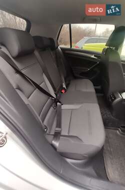 Хэтчбек Volkswagen e-Golf 2019 в 