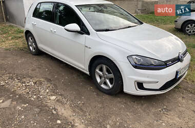 Хэтчбек Volkswagen e-Golf 2014 в Вознесенске