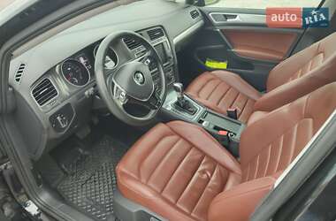 Хетчбек Volkswagen e-Golf 2015 в Радехові