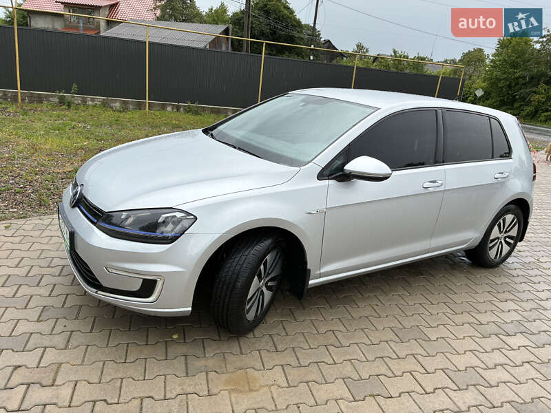 Volkswagen e-Golf 2015