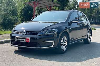 Хэтчбек Volkswagen e-Golf 2018 в Киеве