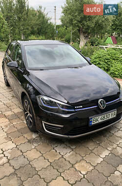 Хэтчбек Volkswagen e-Golf 2019 в Здолбунове