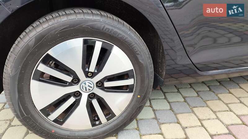 Хэтчбек Volkswagen e-Golf 2016 в Львове
