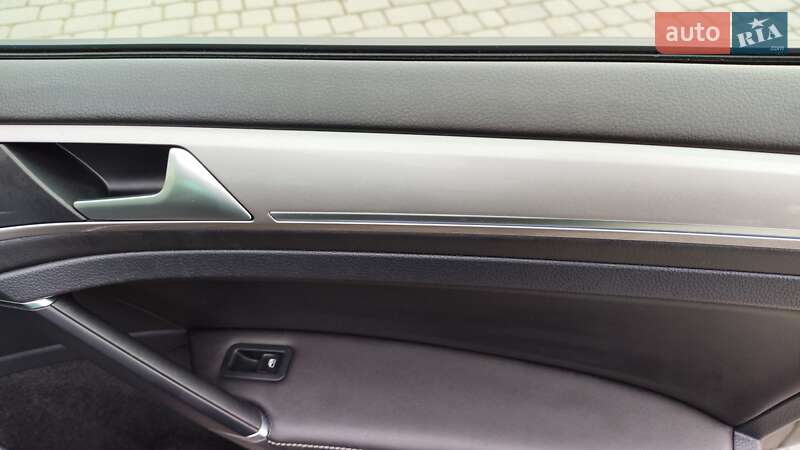 Хэтчбек Volkswagen e-Golf 2016 в Львове