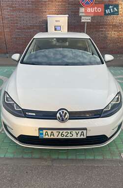 Хетчбек Volkswagen e-Golf 2015 в Києві