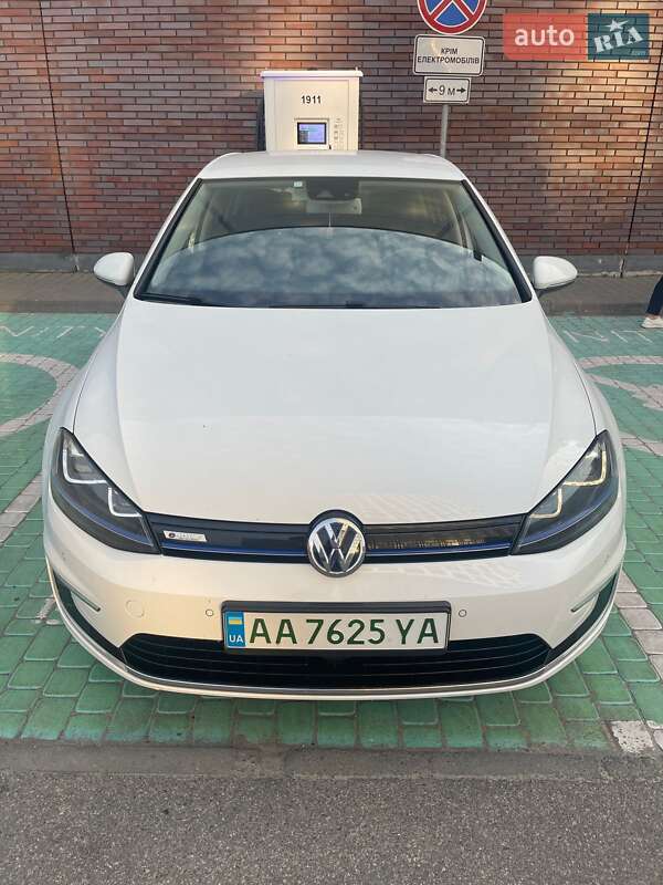 Volkswagen e-Golf 2015