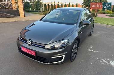 Хэтчбек Volkswagen e-Golf 2018 в 