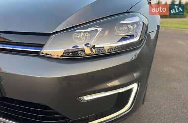 Хэтчбек Volkswagen e-Golf 2018 в 