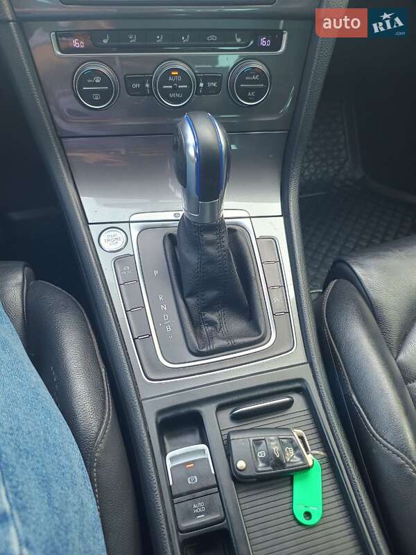 Хетчбек Volkswagen e-Golf 2014 в Хмельницькому