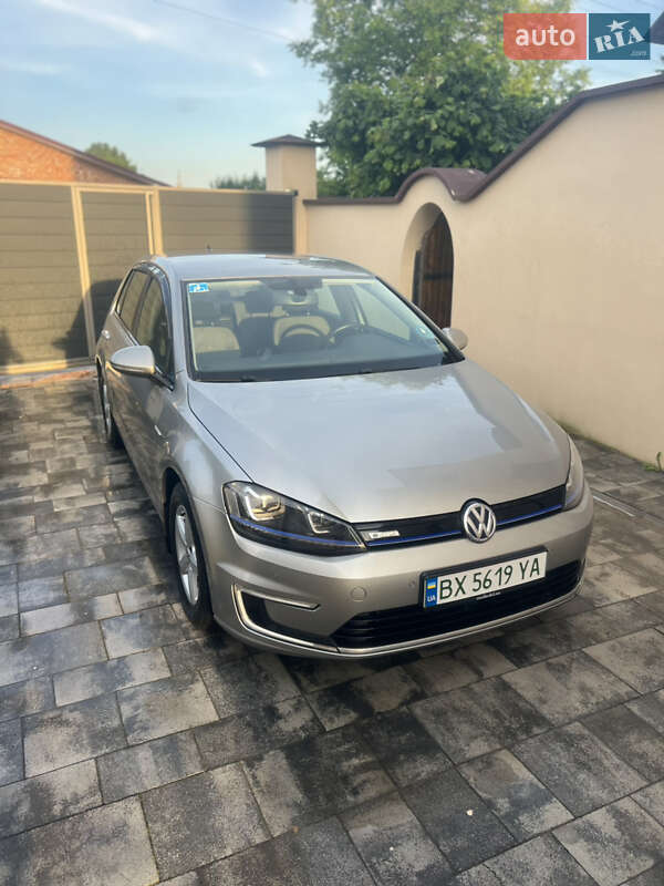 Volkswagen e-Golf 2015