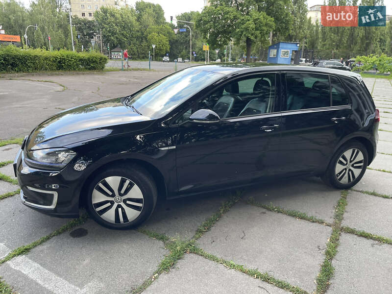 Хетчбек Volkswagen e-Golf 2015 в Києві