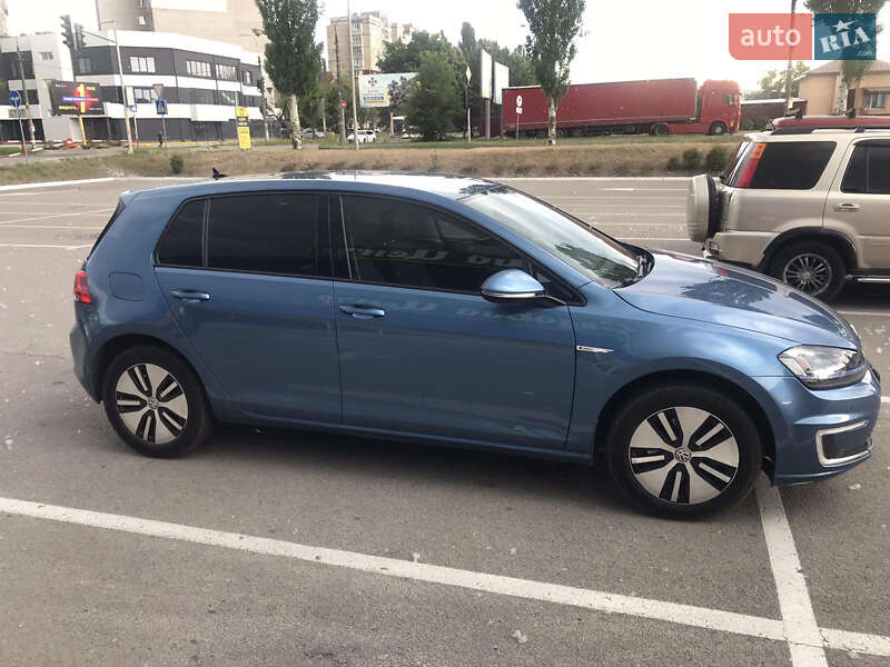 Хетчбек Volkswagen e-Golf 2016 в Дніпрі