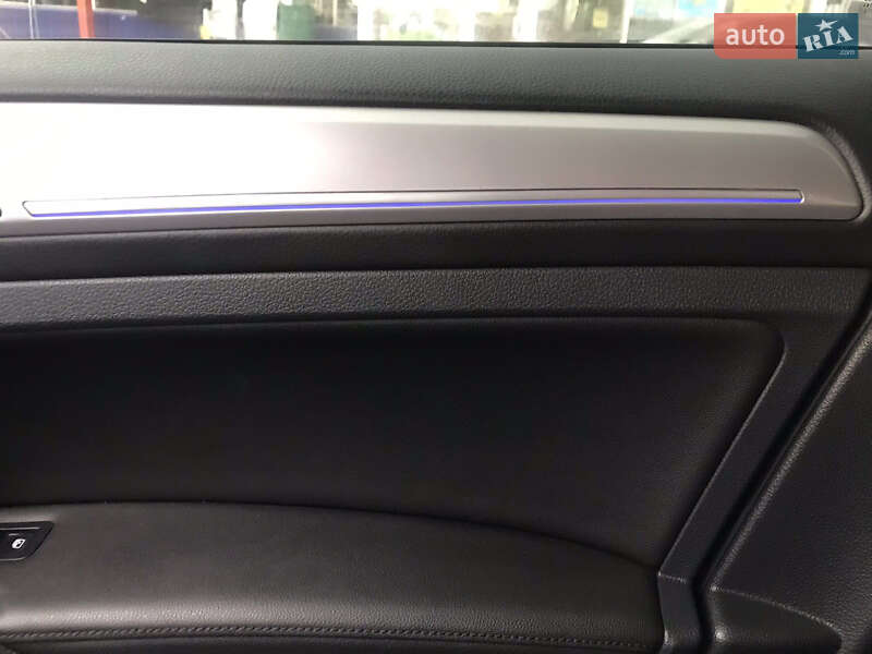 Хетчбек Volkswagen e-Golf 2016 в Дніпрі