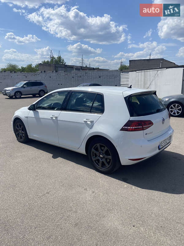 Хетчбек Volkswagen e-Golf 2014 в Дніпрі