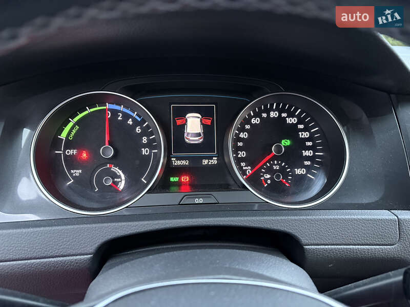 Хэтчбек Volkswagen e-Golf 2017 в Умани