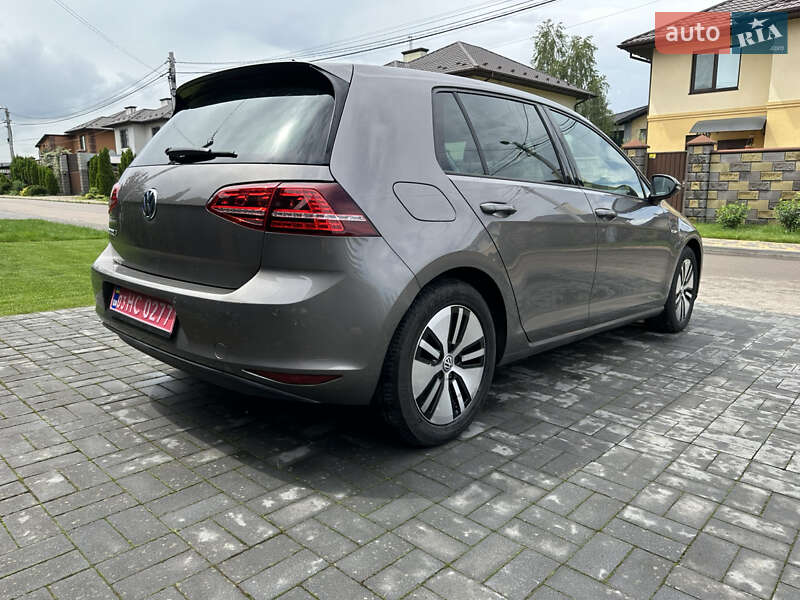 Хетчбек Volkswagen e-Golf 2015 в Києві