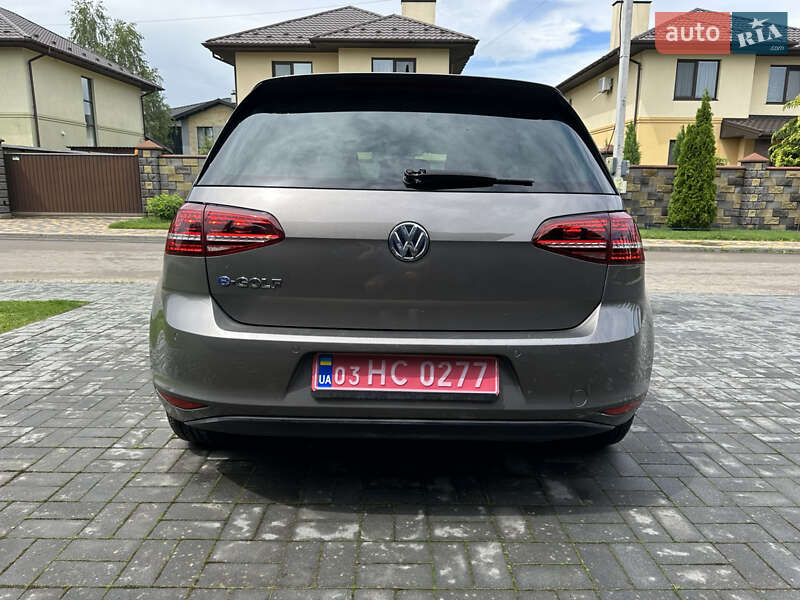 Хетчбек Volkswagen e-Golf 2015 в Києві