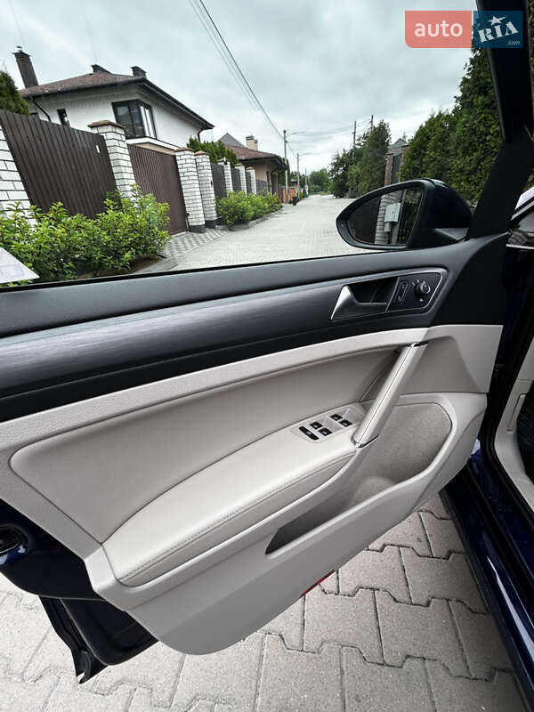 Хетчбек Volkswagen e-Golf 2019 в Києві