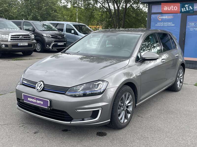 Volkswagen e-Golf 2015