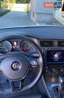 Хэтчбек Volkswagen e-Golf 2015 в Хмельницком