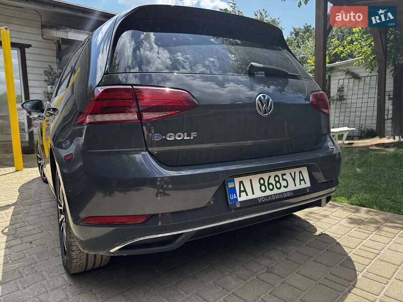 Хэтчбек Volkswagen e-Golf 2020 в Киеве