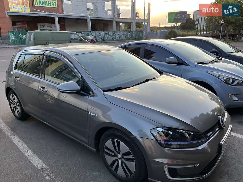 Хетчбек Volkswagen e-Golf 2015 в Коростені