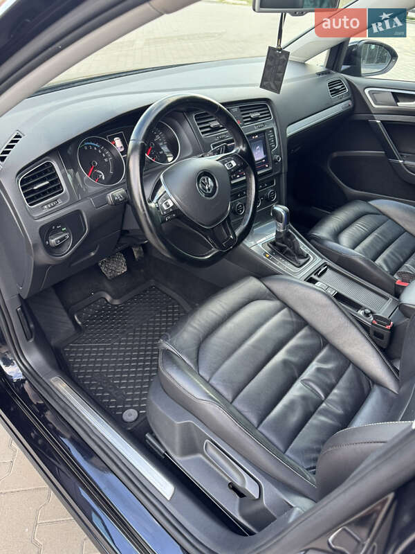 Хетчбек Volkswagen e-Golf 2016 в Рівному
