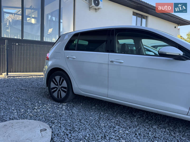 Хетчбек Volkswagen e-Golf 2017 в Рівному