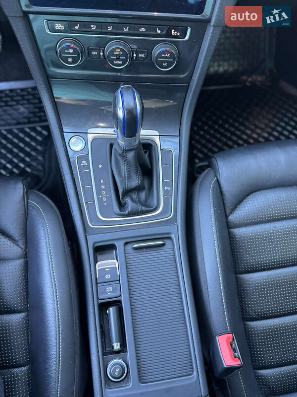 Хетчбек Volkswagen e-Golf 2017 в Рівному