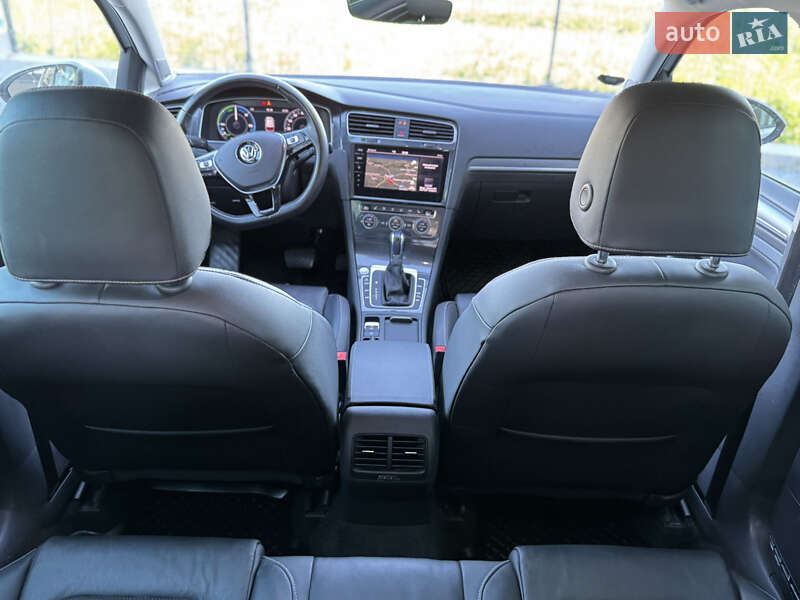 Хетчбек Volkswagen e-Golf 2017 в Рівному