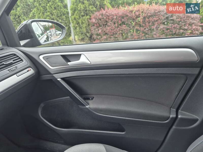 Хетчбек Volkswagen e-Golf 2014 в Вінниці