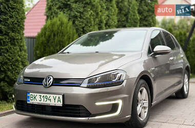 Хетчбек Volkswagen e-Golf 2016 в 
