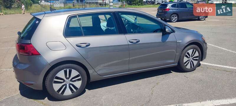 Хетчбек Volkswagen e-Golf 2016 в Борисполі