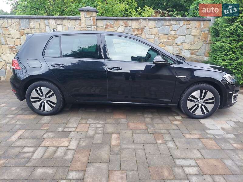 Хетчбек Volkswagen e-Golf 2018 в Львові