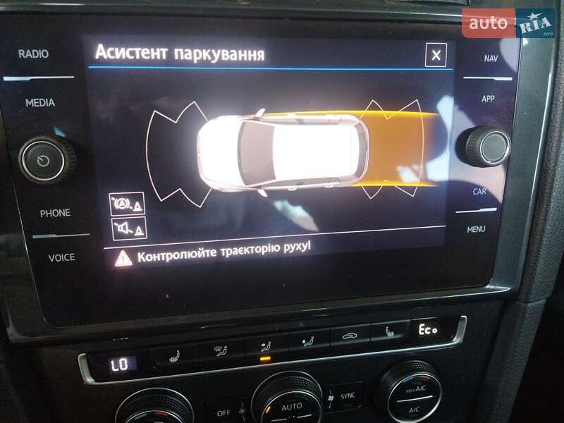 Хетчбек Volkswagen e-Golf 2020 в Комарному