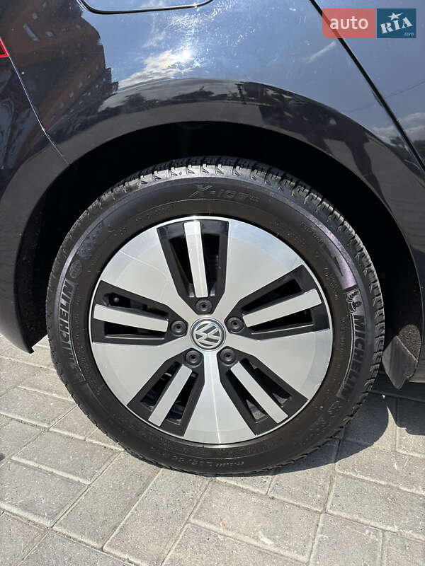 Хэтчбек Volkswagen e-Golf 2015 в Черкассах