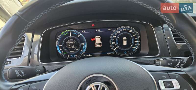 Хетчбек Volkswagen e-Golf 2017 в Житомирі