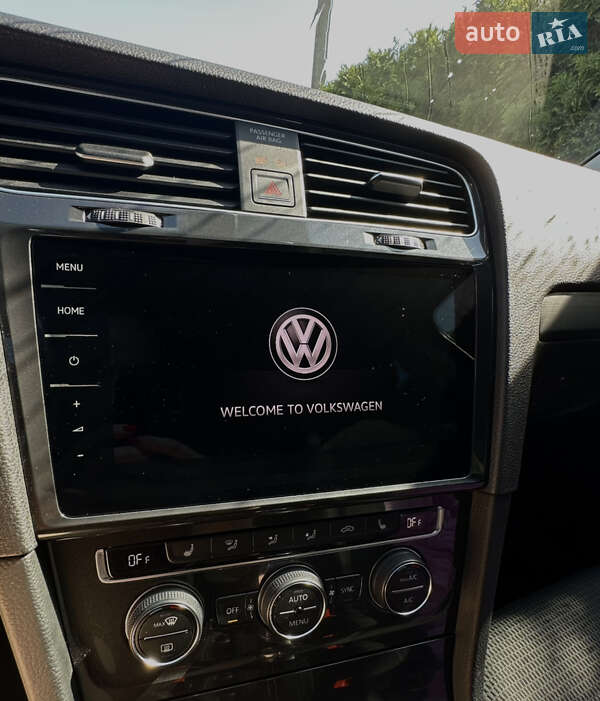 Хетчбек Volkswagen e-Golf 2018 в Виноградові