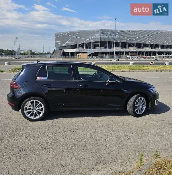 Хэтчбек Volkswagen e-Golf 2018 в Львове