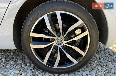 Хэтчбек Volkswagen e-Golf 2018 в 