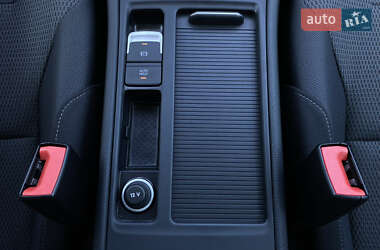 Хэтчбек Volkswagen e-Golf 2018 в 