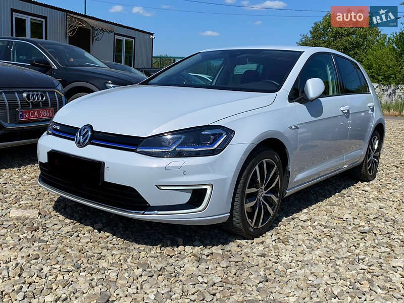 Хэтчбек Volkswagen e-Golf 2018 в 
