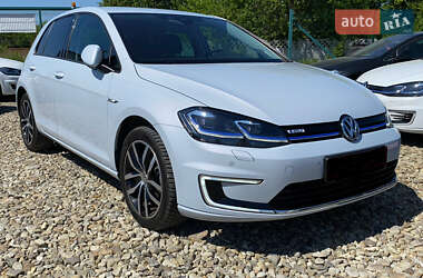 Хэтчбек Volkswagen e-Golf 2018 в 